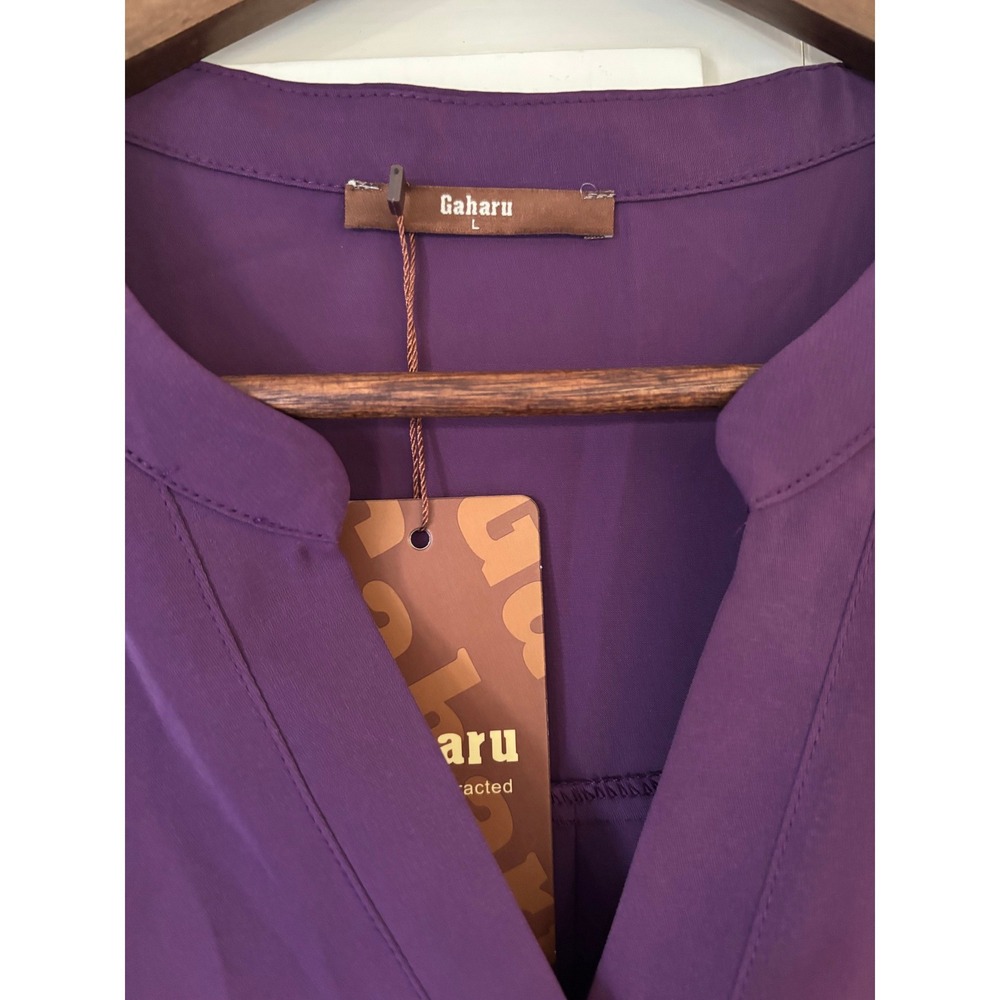 Gaharu Purple Sleeveless V-Neck Blouse Pleated Back Shell Top Womens Large NWT - Picture 2 of 7